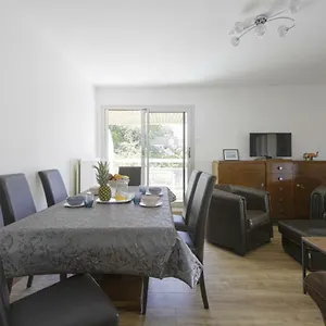 welkeys-marne-apartment.biarritzhotels.info/