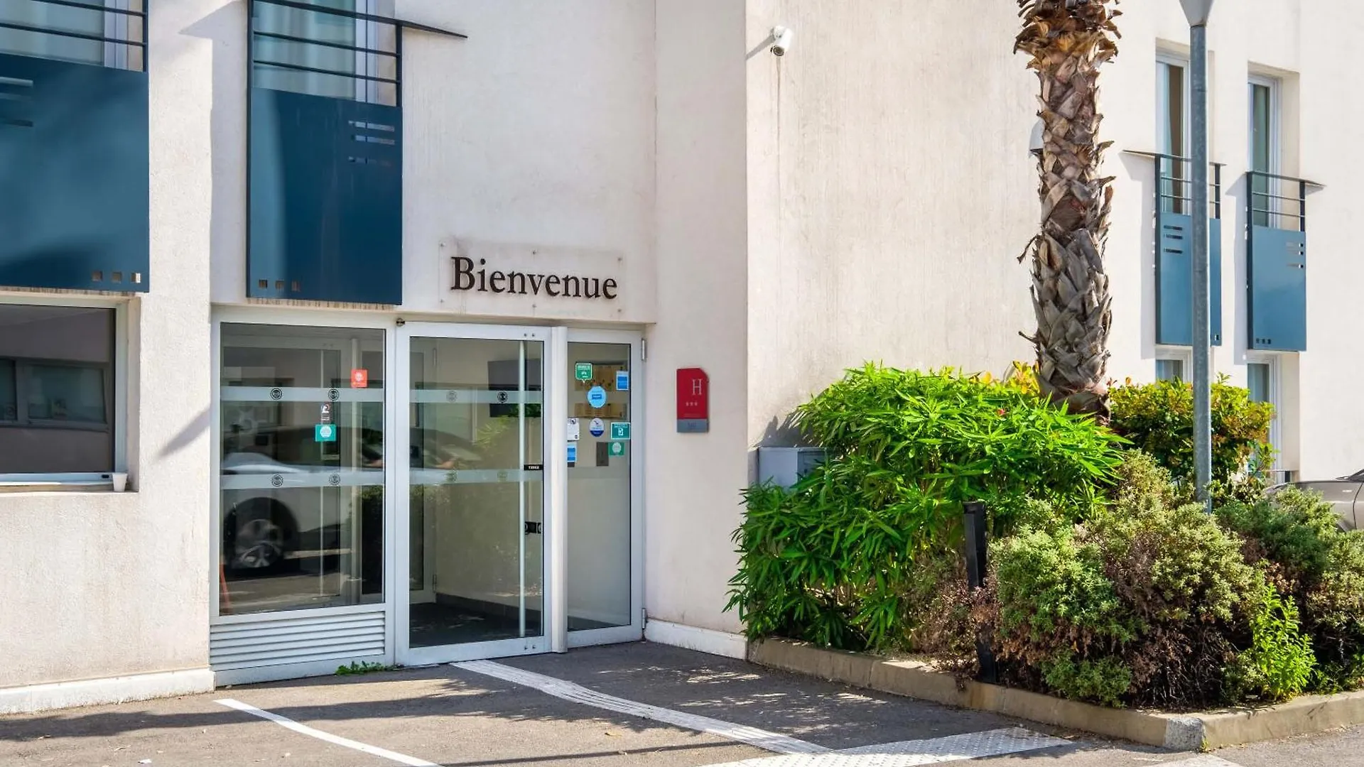 ***  B&B HOTEL Cannes La Bocca Plage France